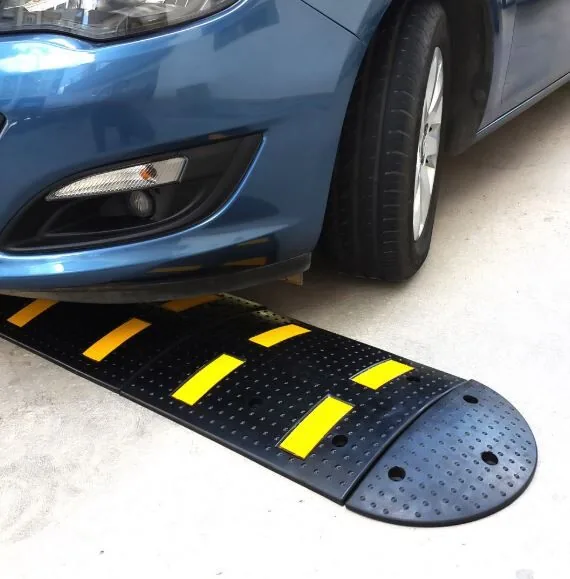 Hız Kesici Kasis Yönetmeliği Trafik Kauçuk Şaseli Yol Kasisi Gövde Fiyatı4x40x50 cm