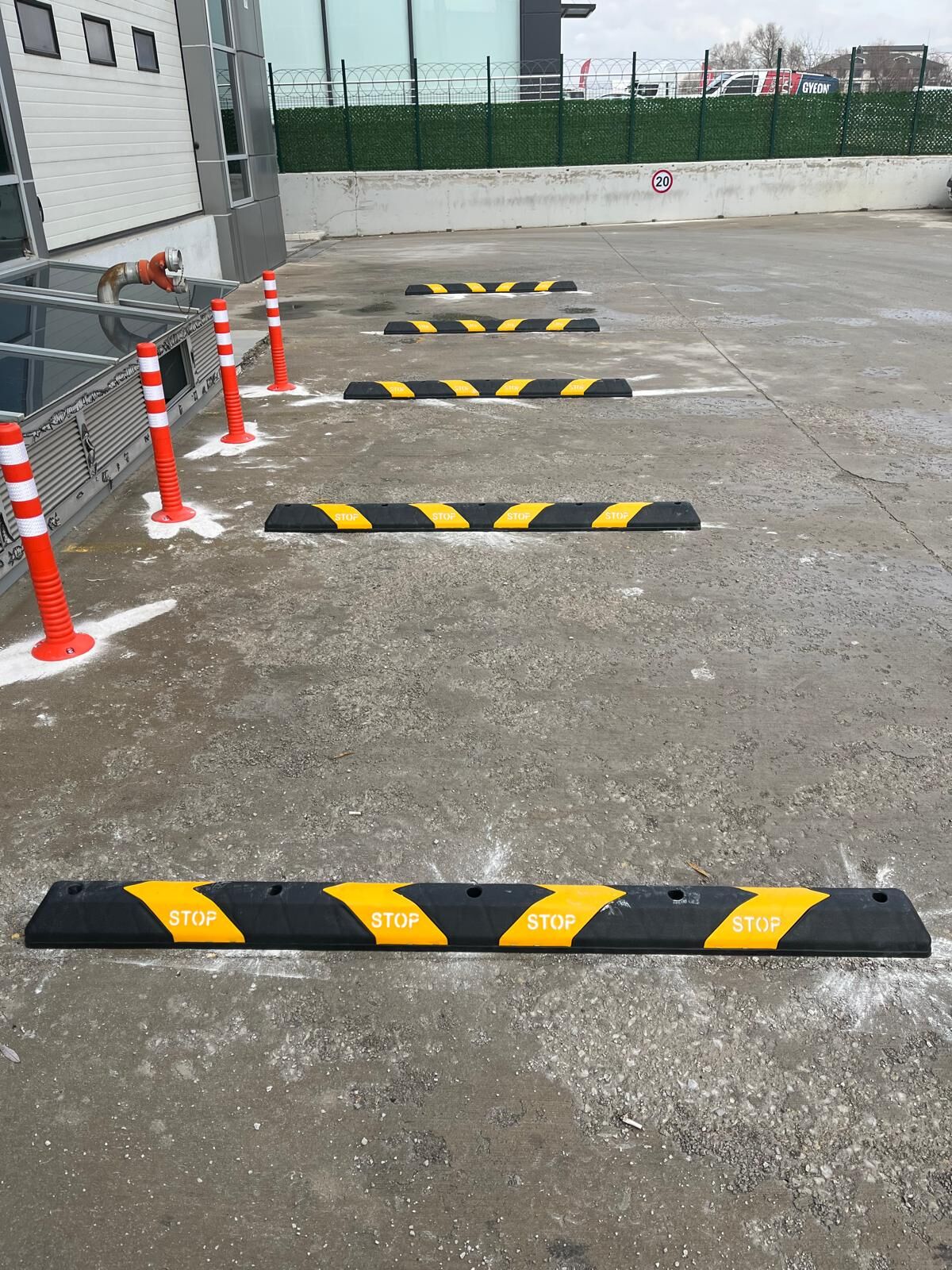 Kauçuk Stoper  Kauçuk Araç Durdurucu Kauçuk Otopark Stoperi 190 cm Siyah