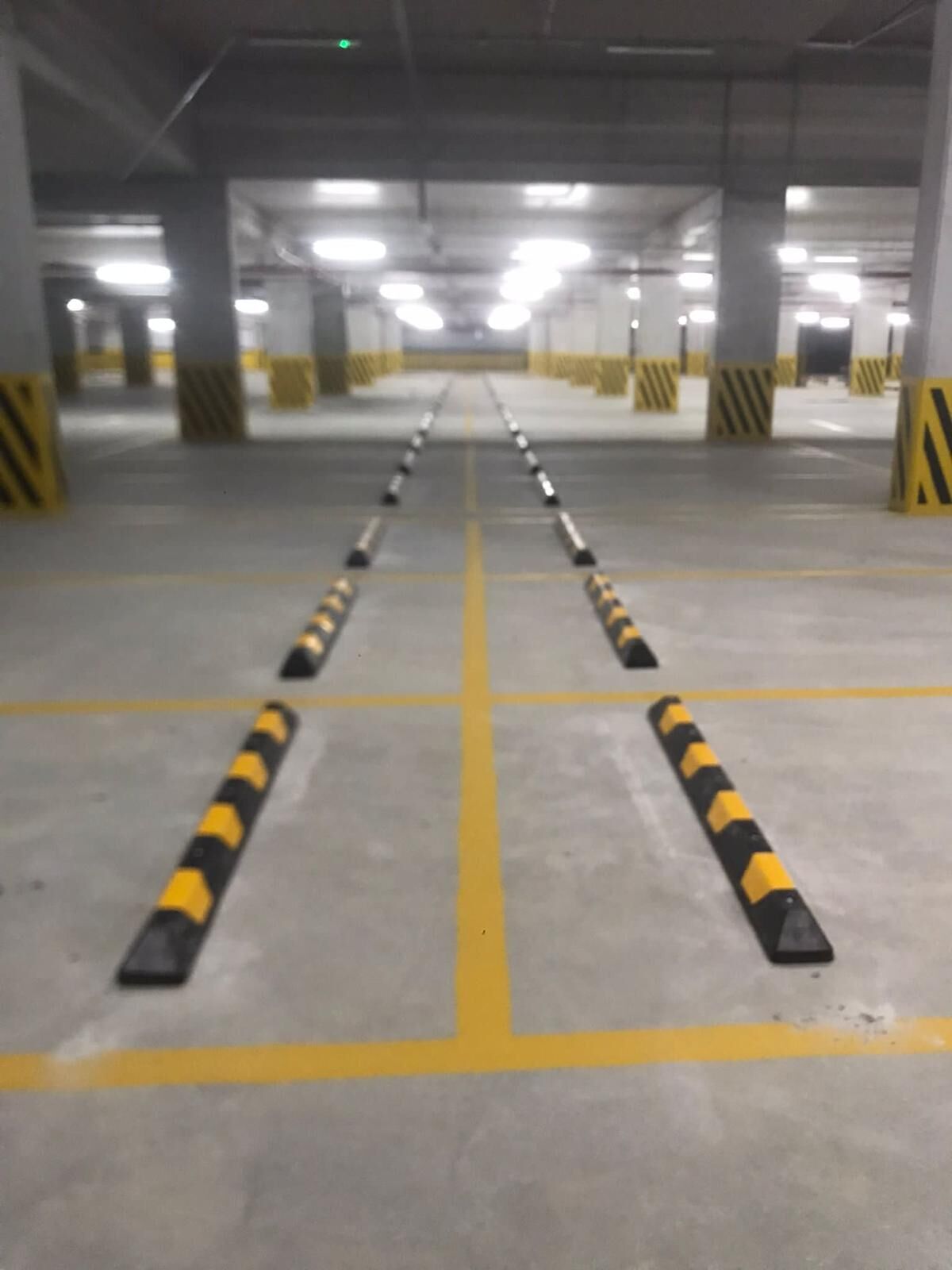 Kauçuk Stoper  Kauçuk Araç Durdurucu Kauçuk Otopark Stoperi 183 cm
